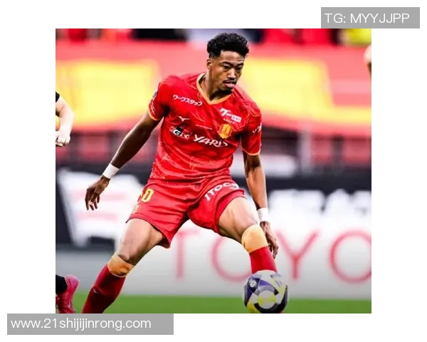 名古屋鲸鱼迎战清水鼓动全力争胜展现球队风采 名古屋鲸鱼迎战清水鼓动全力争胜展现球队风采