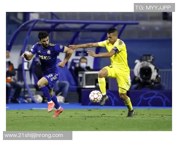 篮球明星的日常生活揭秘带你走进他们的训练与比赛背后精彩瞬间