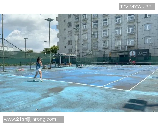 深圳网球队区域防守策略解析：深度剖析网球战术与团队协作